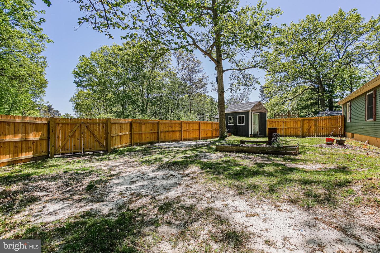 2 Lexington Court photo 8