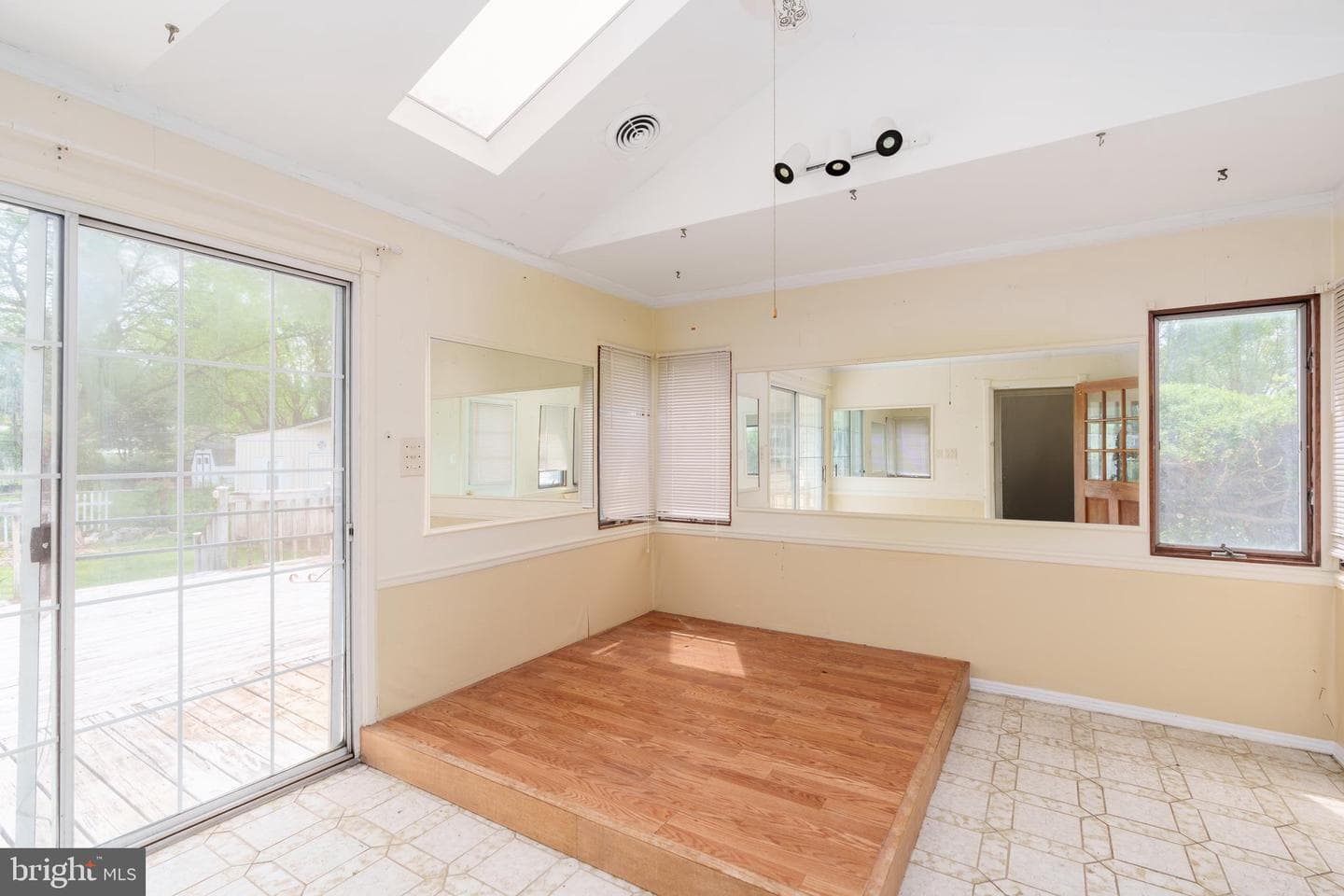 112 Park Towne Drive photo 8