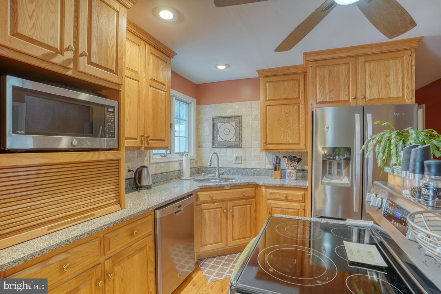 111 Dennis Drive photo 14
