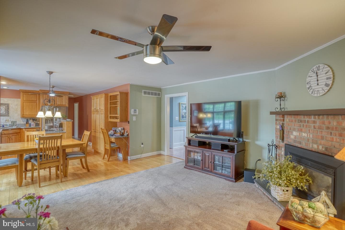 111 Dennis Drive photo 17