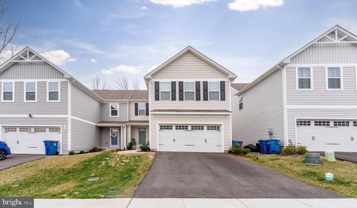 102 Magnolia Drive photo 1