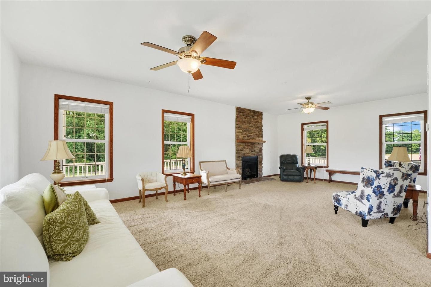 249 Floral Way photo 25