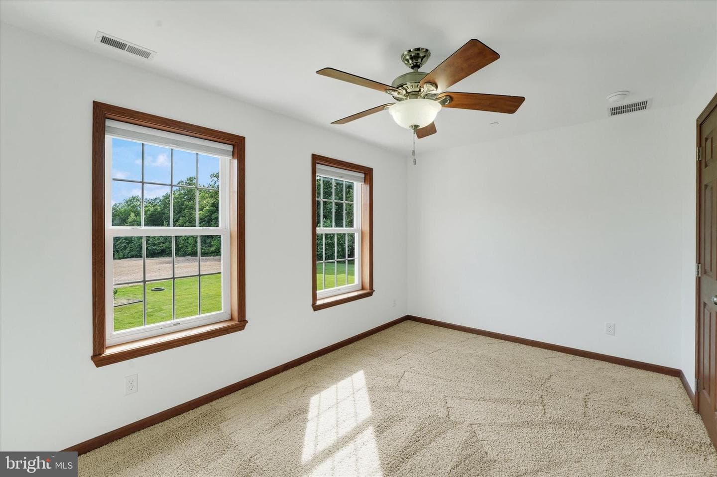 249 Floral Way photo 37