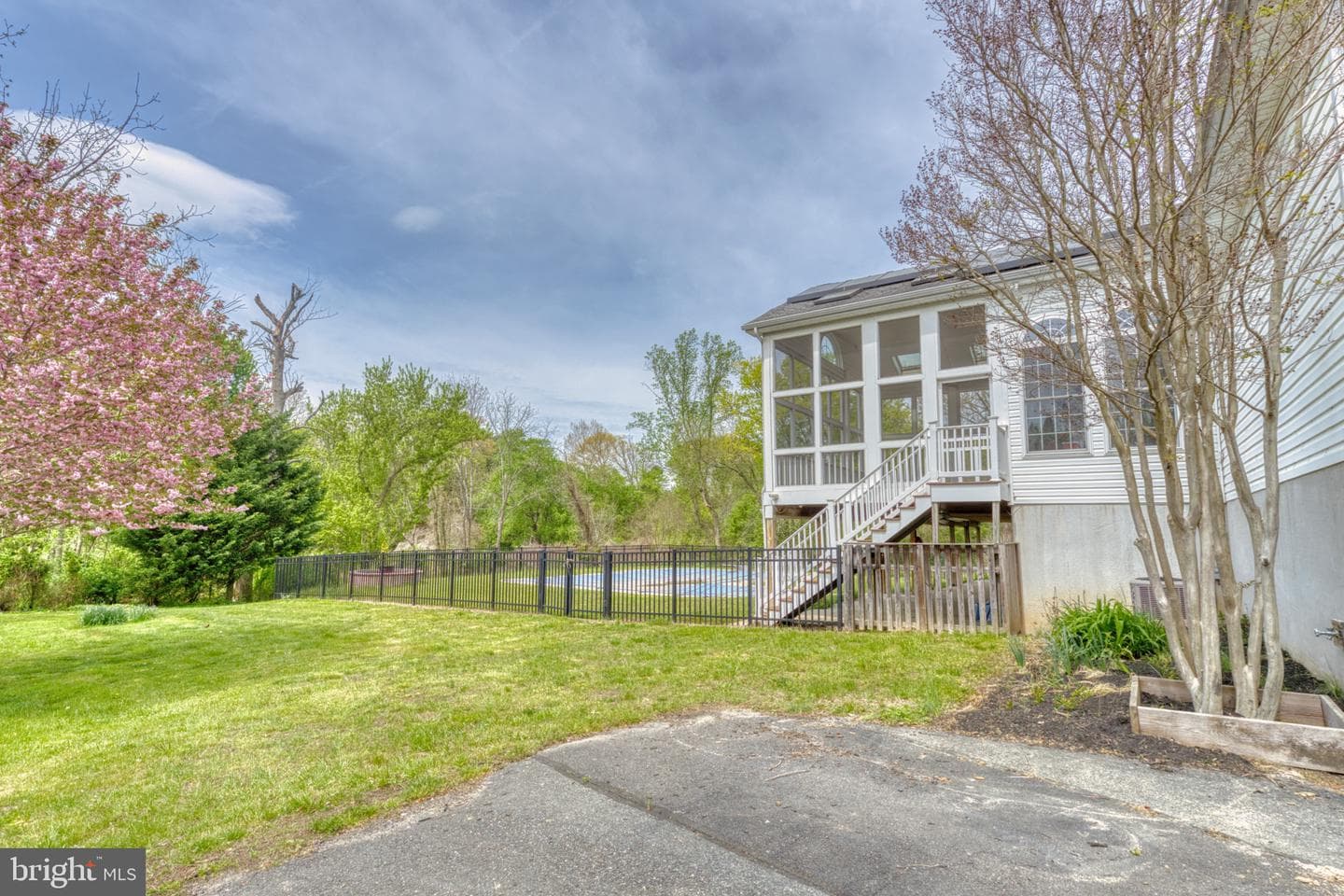 39 Riverside Drive photo 6