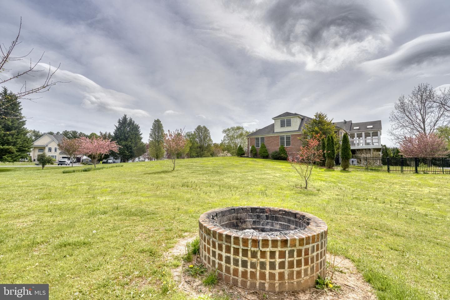 39 Riverside Drive photo 8