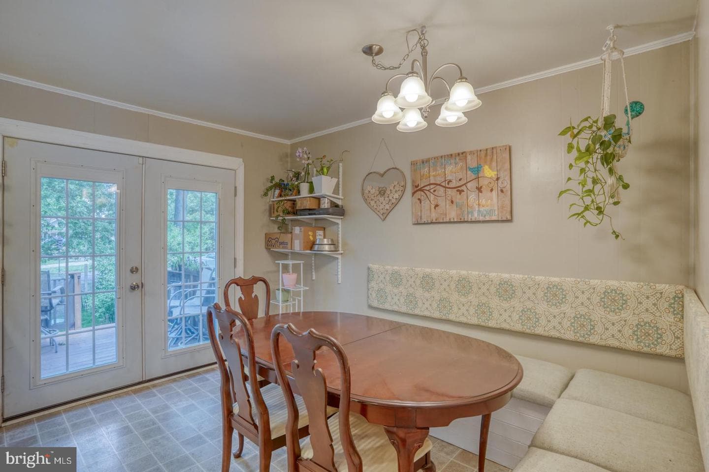 5 Jamestown Court photo 17