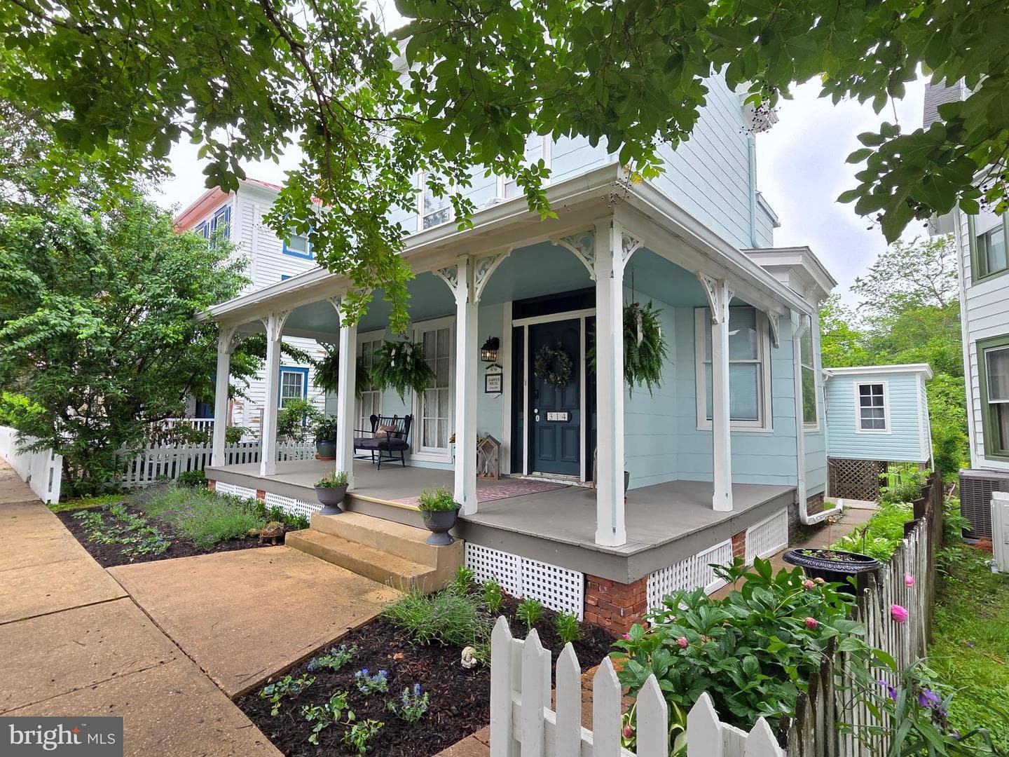 314 Bohemia Avenue photo 1