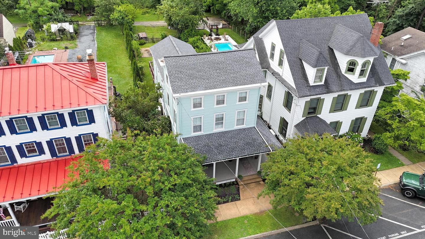 314 Bohemia Avenue photo 3