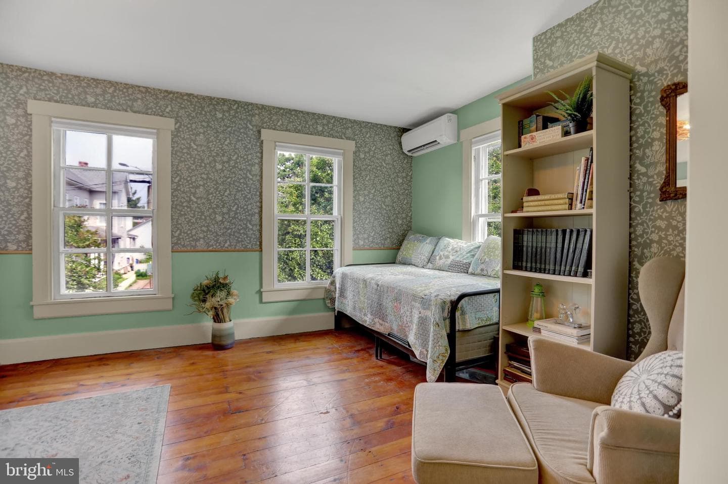 314 Bohemia Avenue photo 47