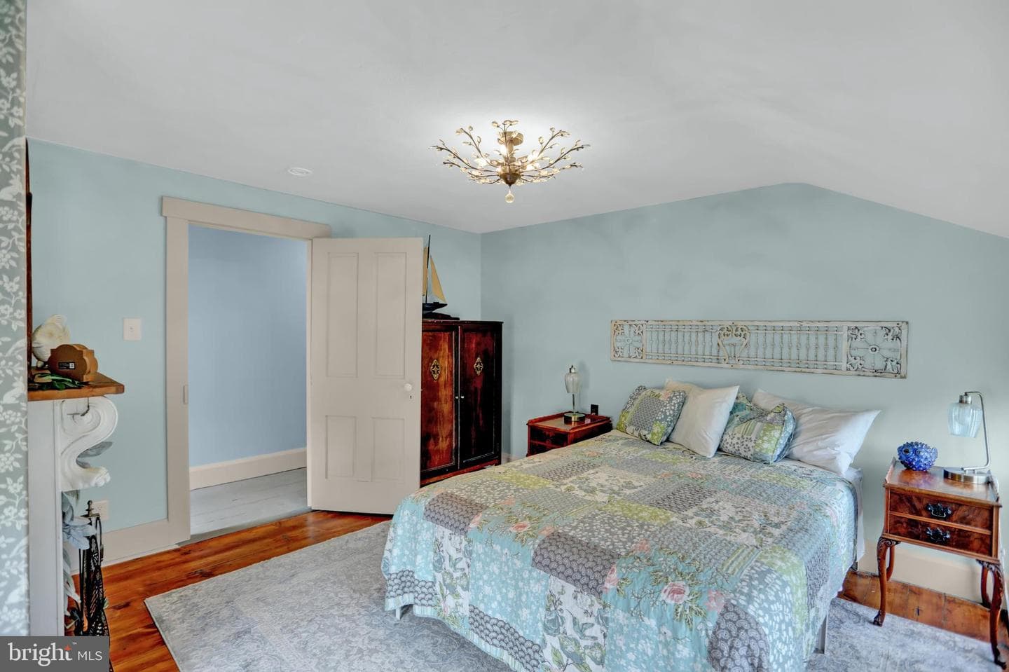 314 Bohemia Avenue photo 61