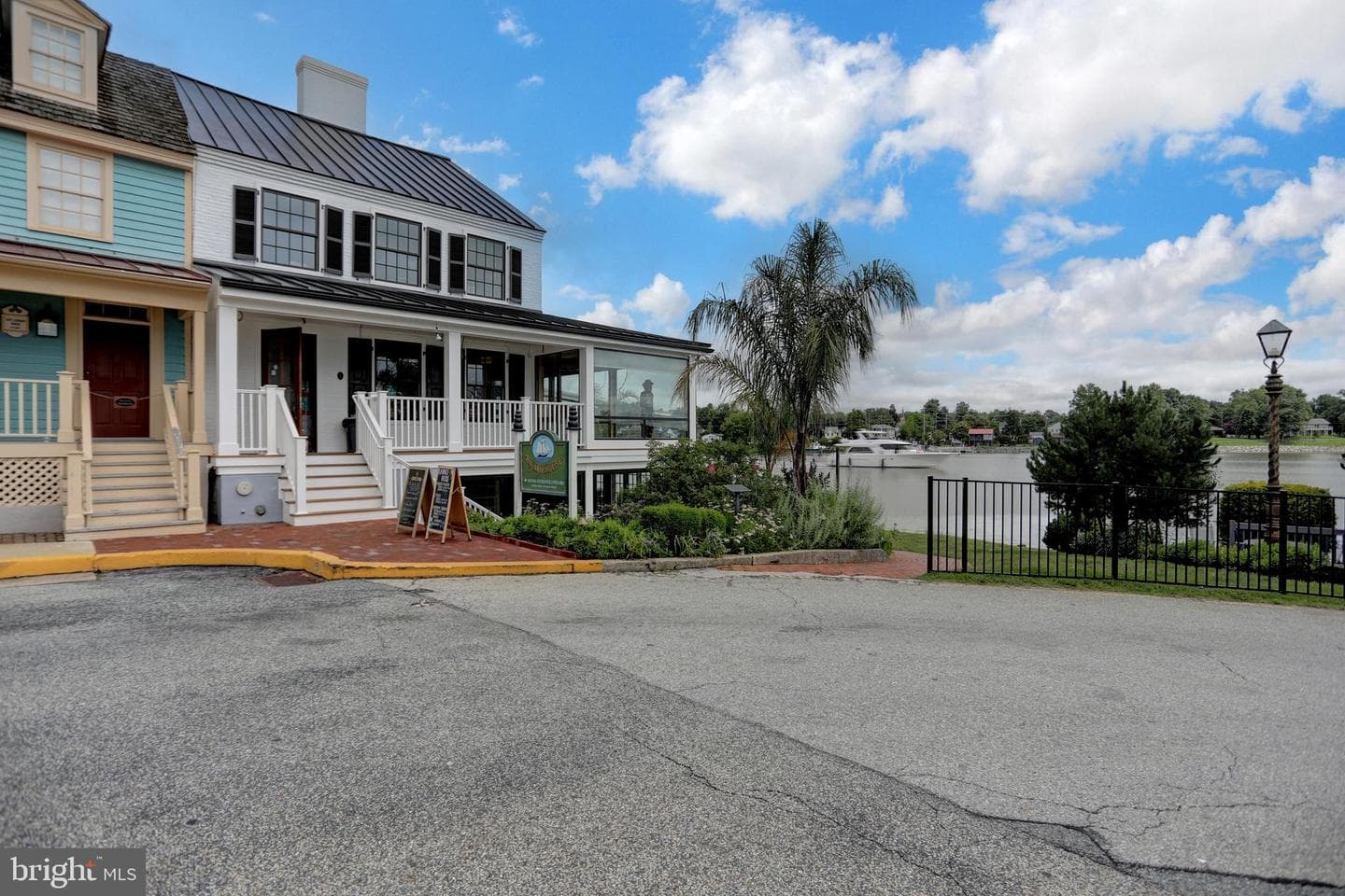 314 Bohemia Avenue photo 81