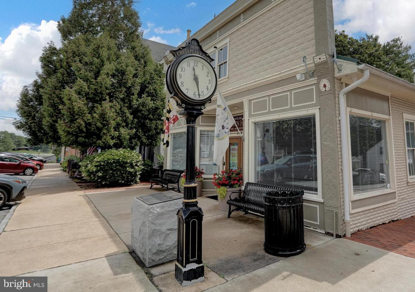 314 Bohemia Avenue photo 82