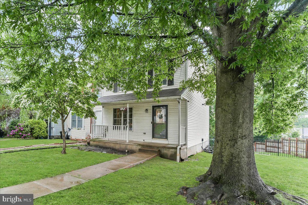 100 Cypress Drive photo 1
