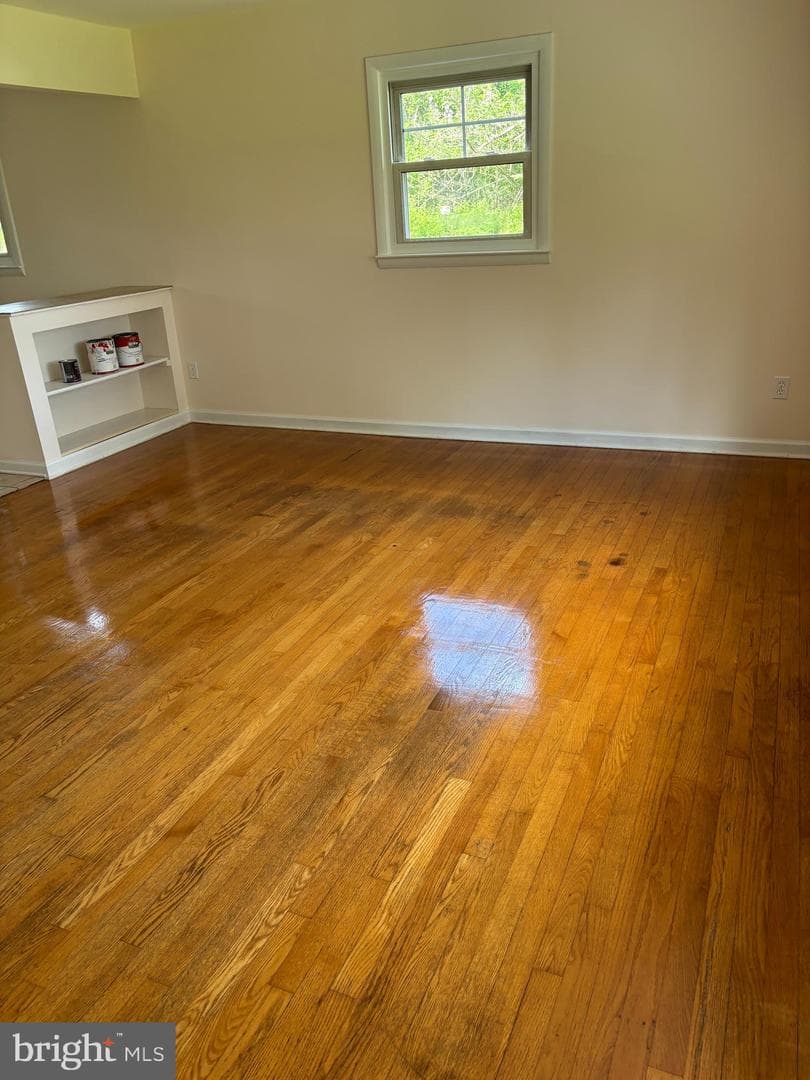 1231 Leeds Road photo 4