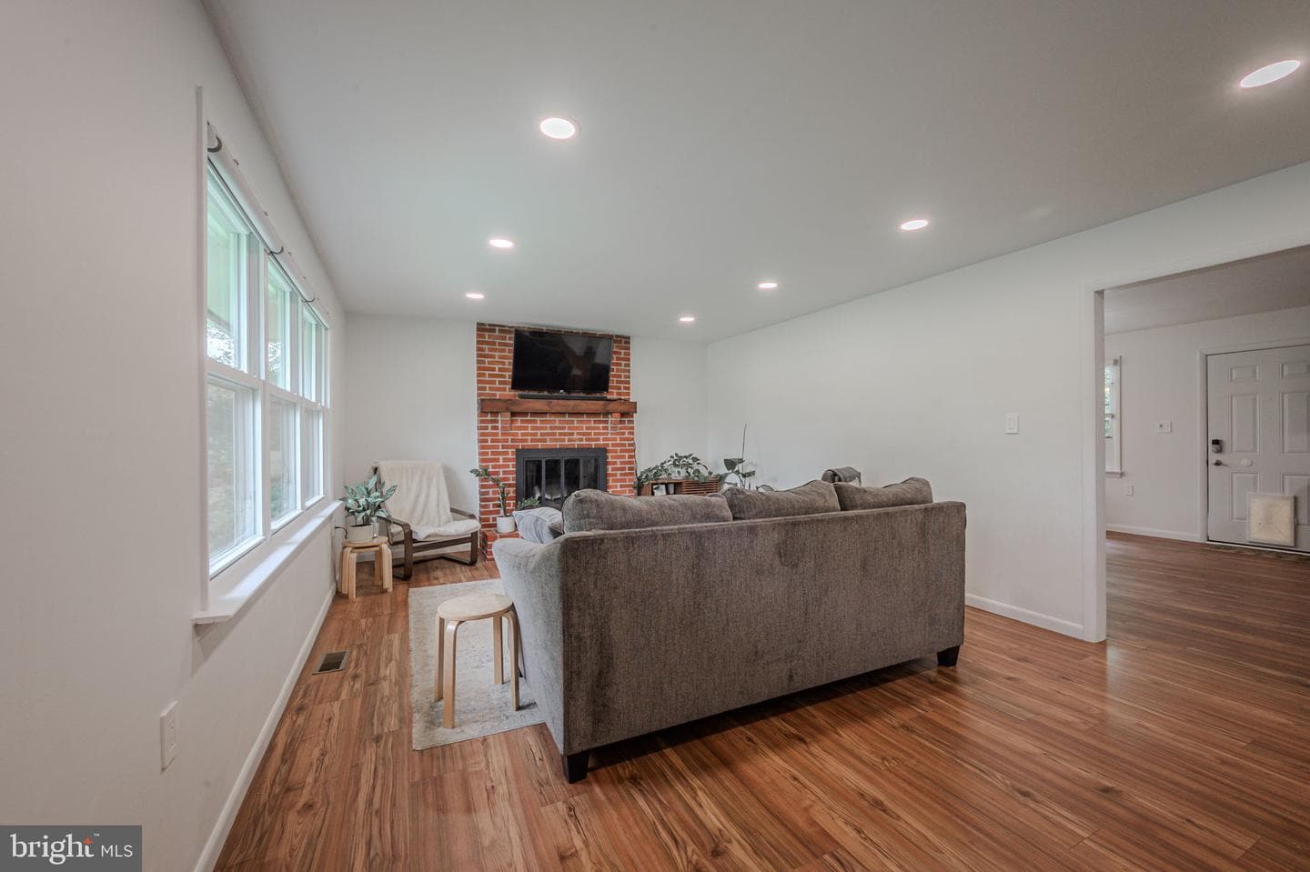 315 S Simpers Road S photo 4
