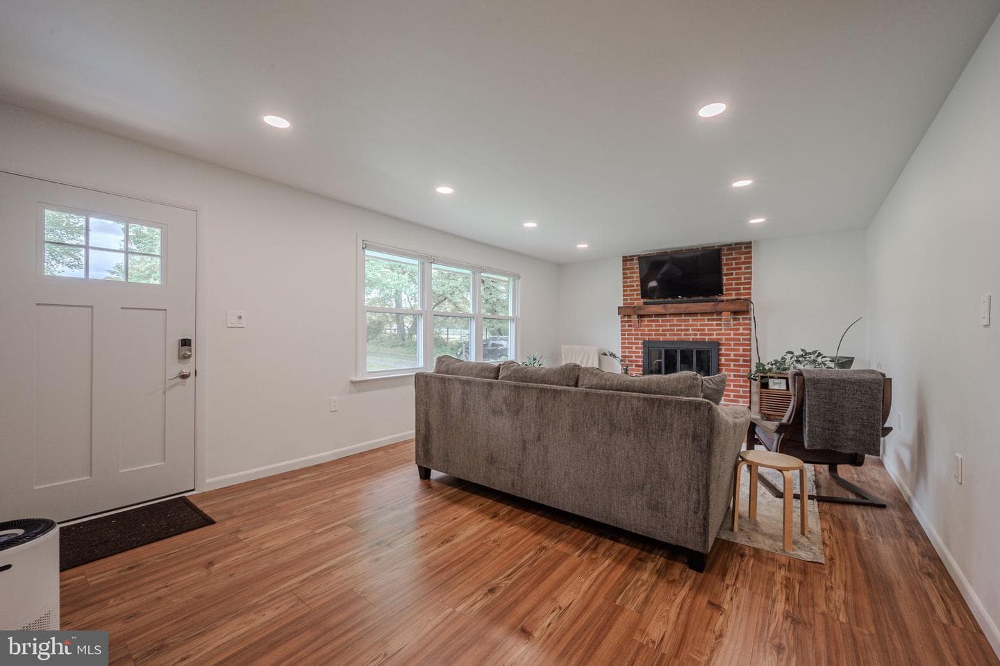 315 S Simpers Road S photo 5