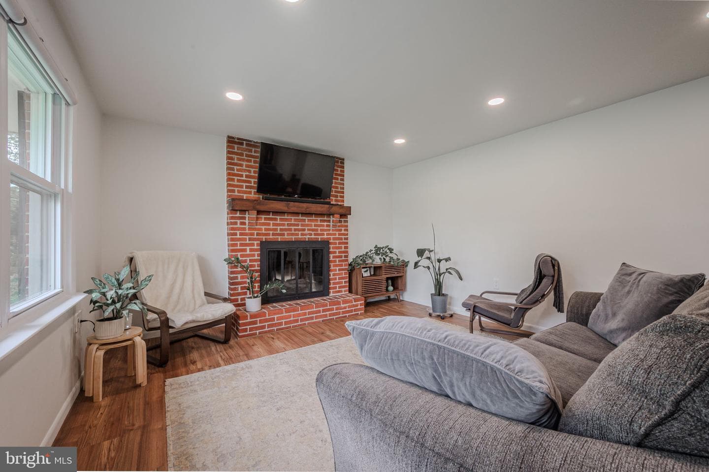 315 S Simpers Road S photo 6