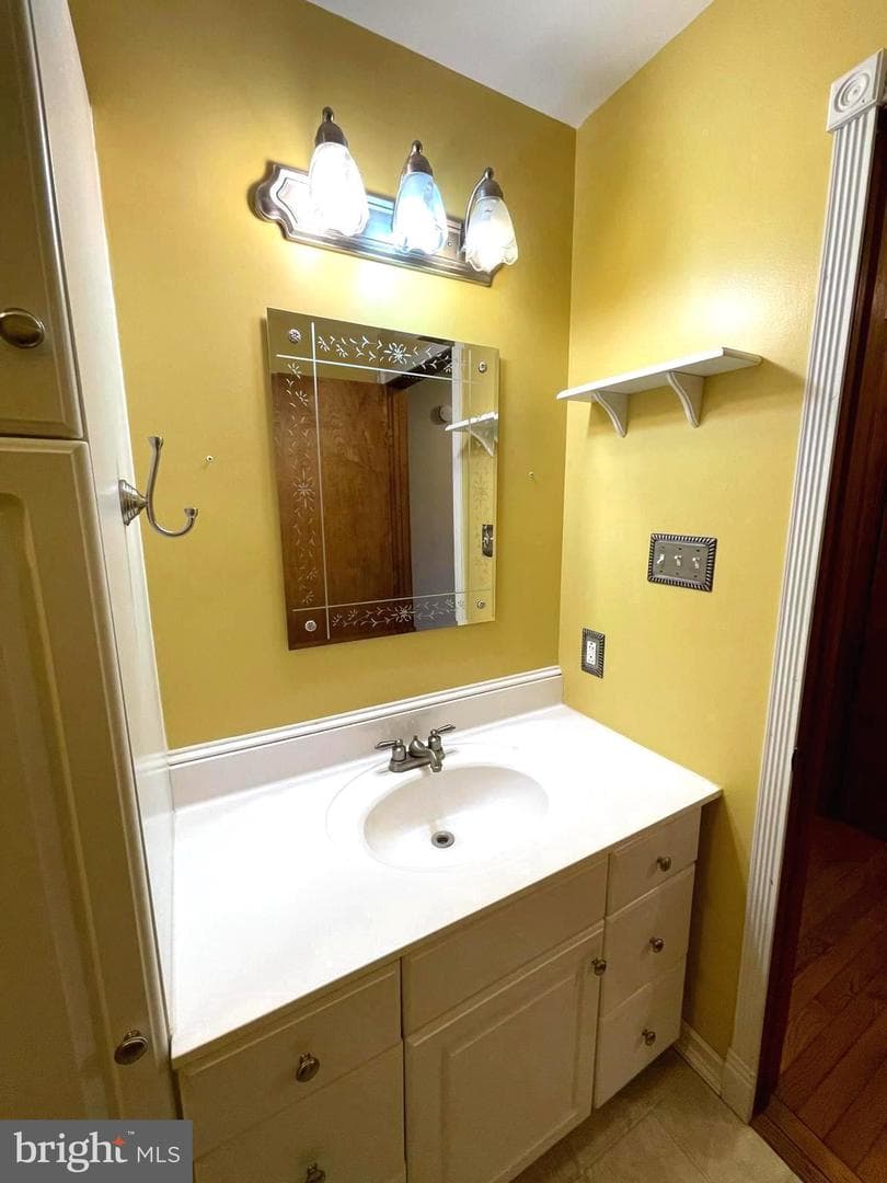 106 Newark Avenue photo 22
