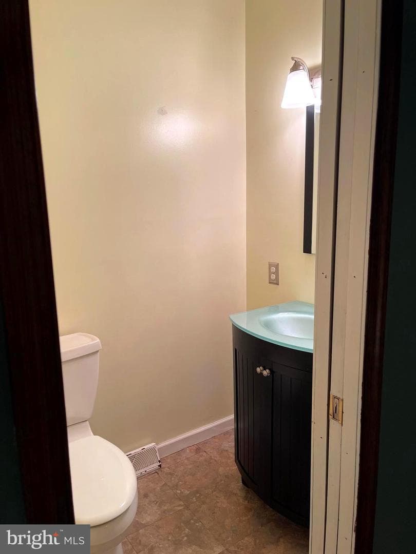106 Newark Avenue photo 29