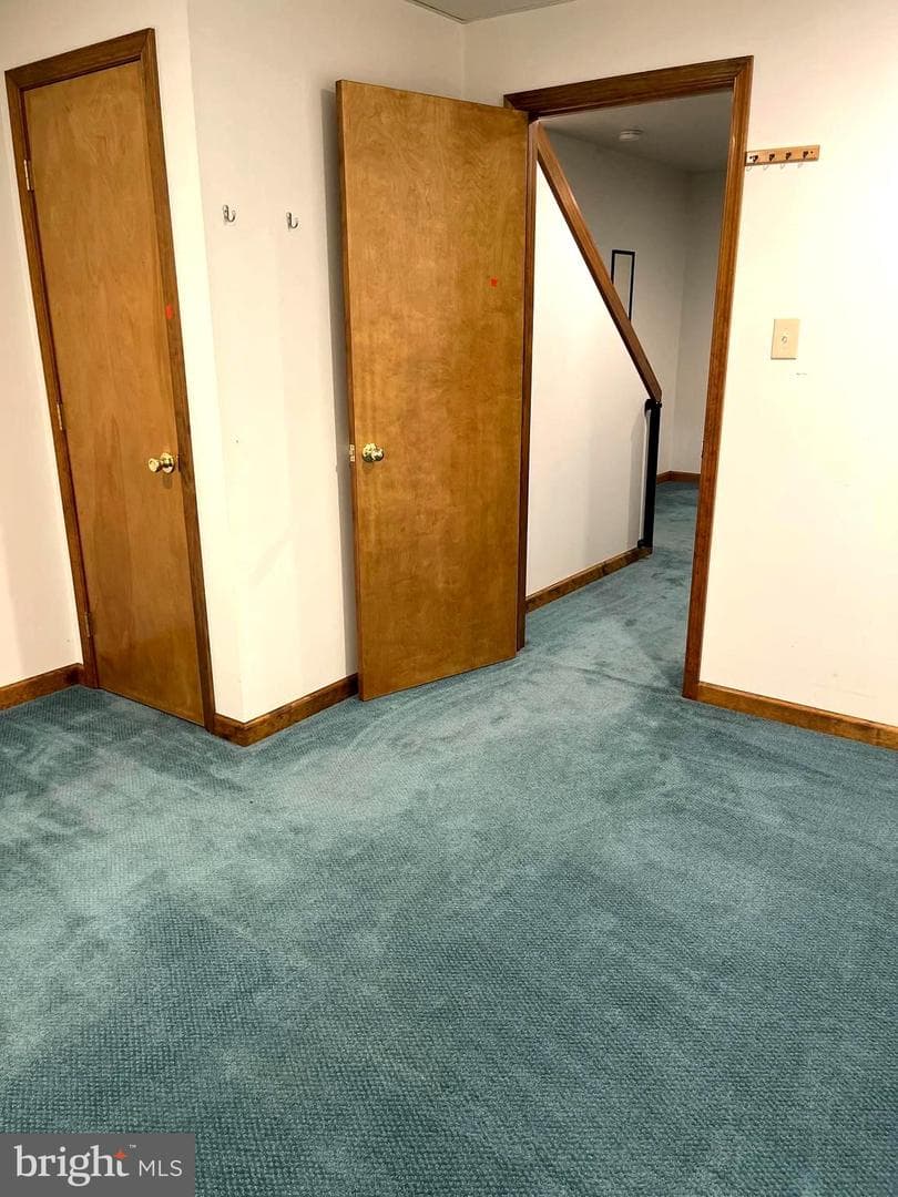 106 Newark Avenue photo 33