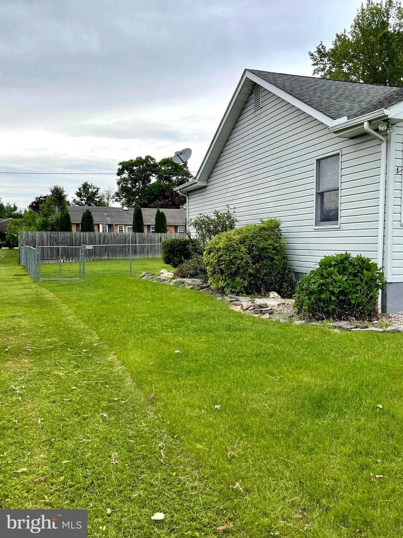 106 Newark Avenue photo 4