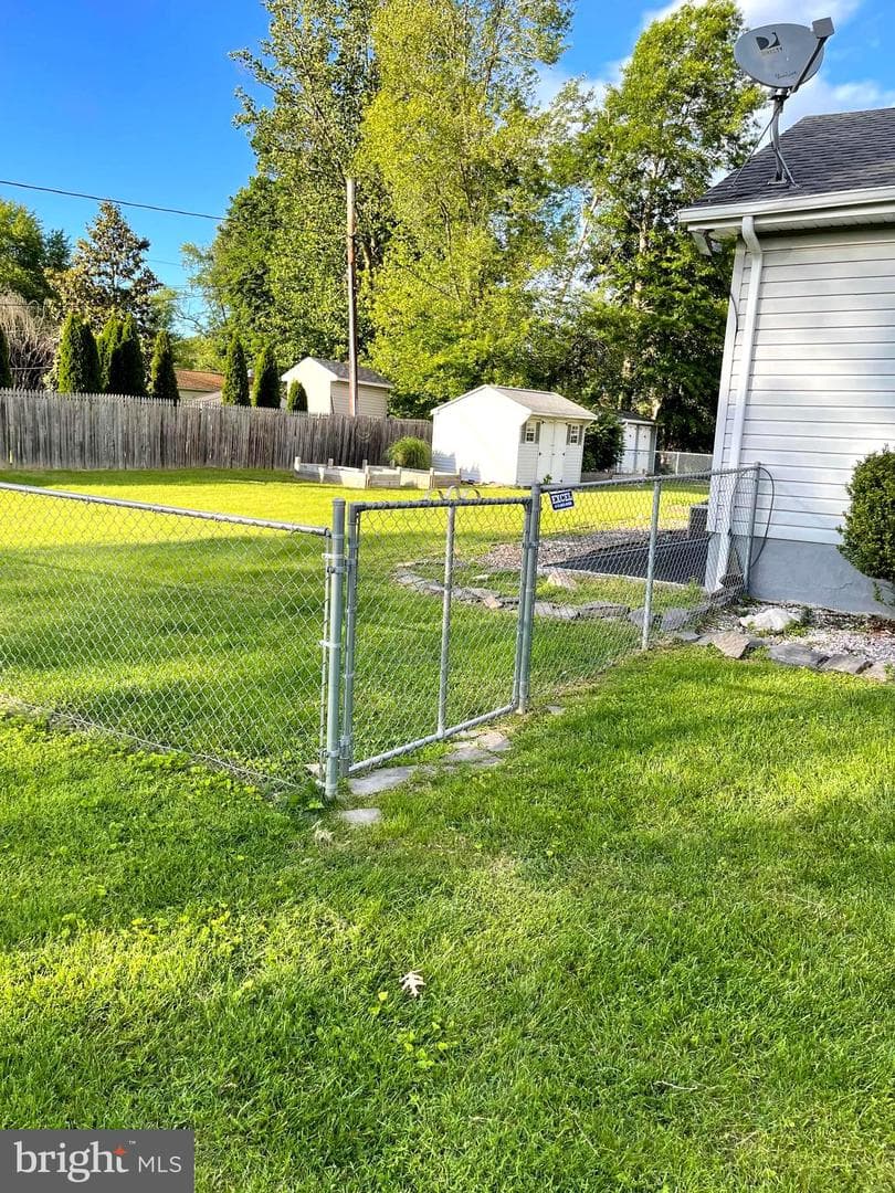 106 Newark Avenue photo 5