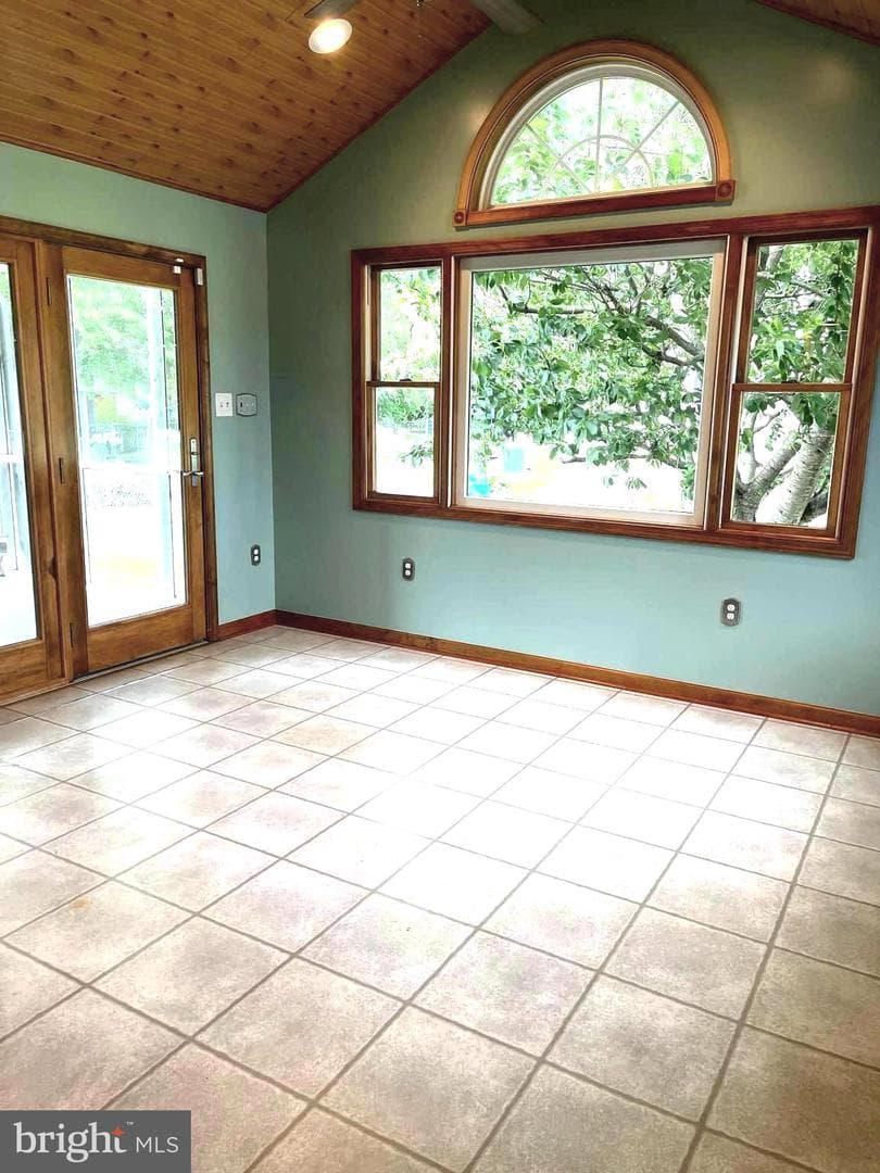 106 Newark Avenue photo 9