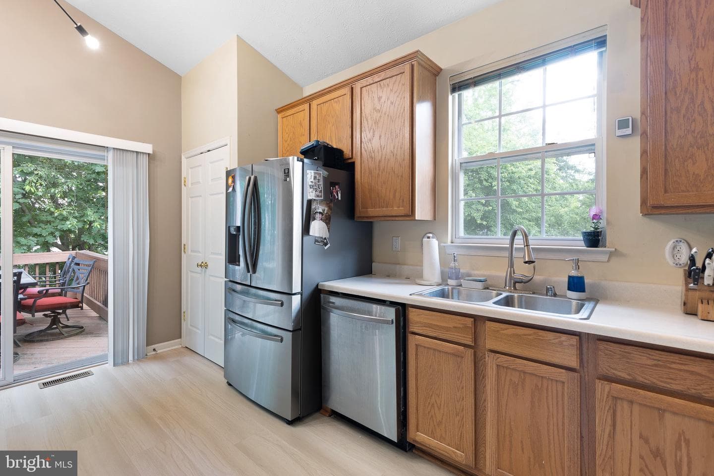 27 John Adams Lane photo 13