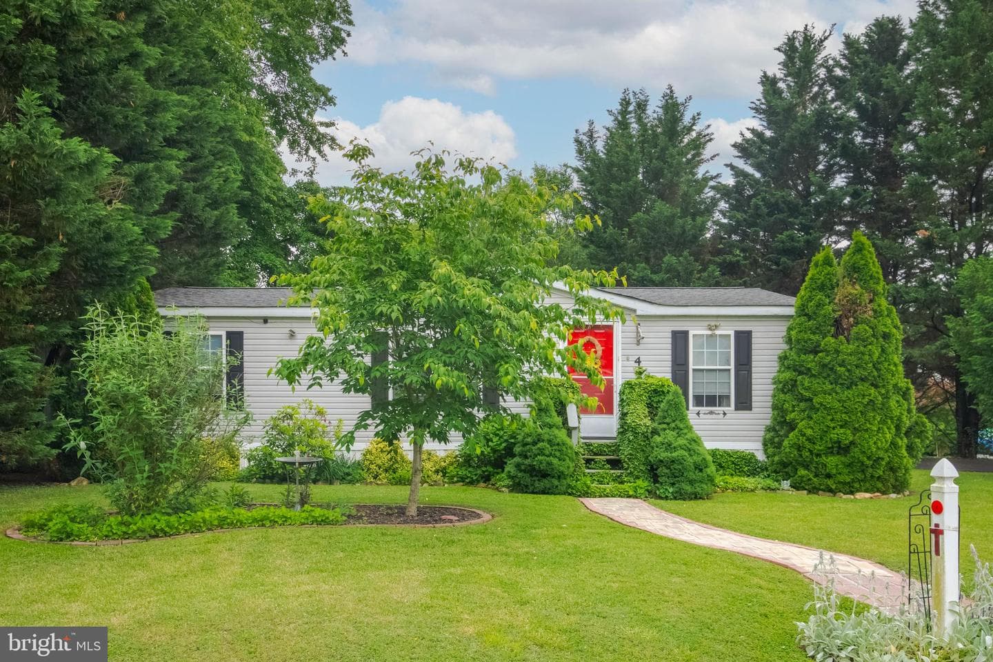 4 Mallard Drive photo 1