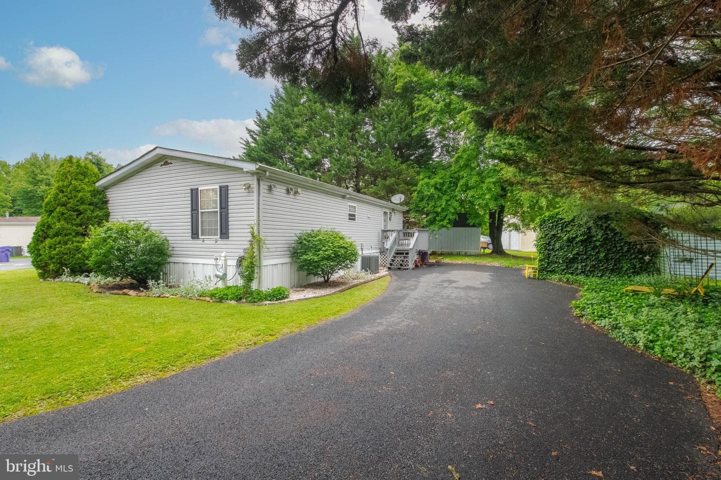 4 Mallard Drive photo 4