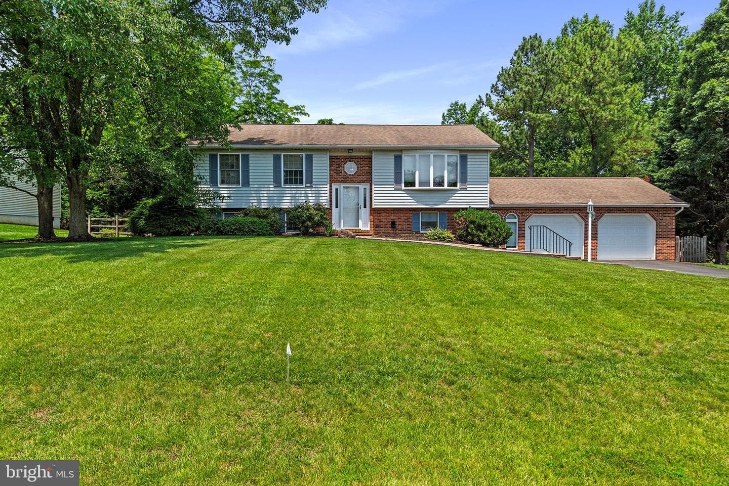 9 White Pine Circle photo 2