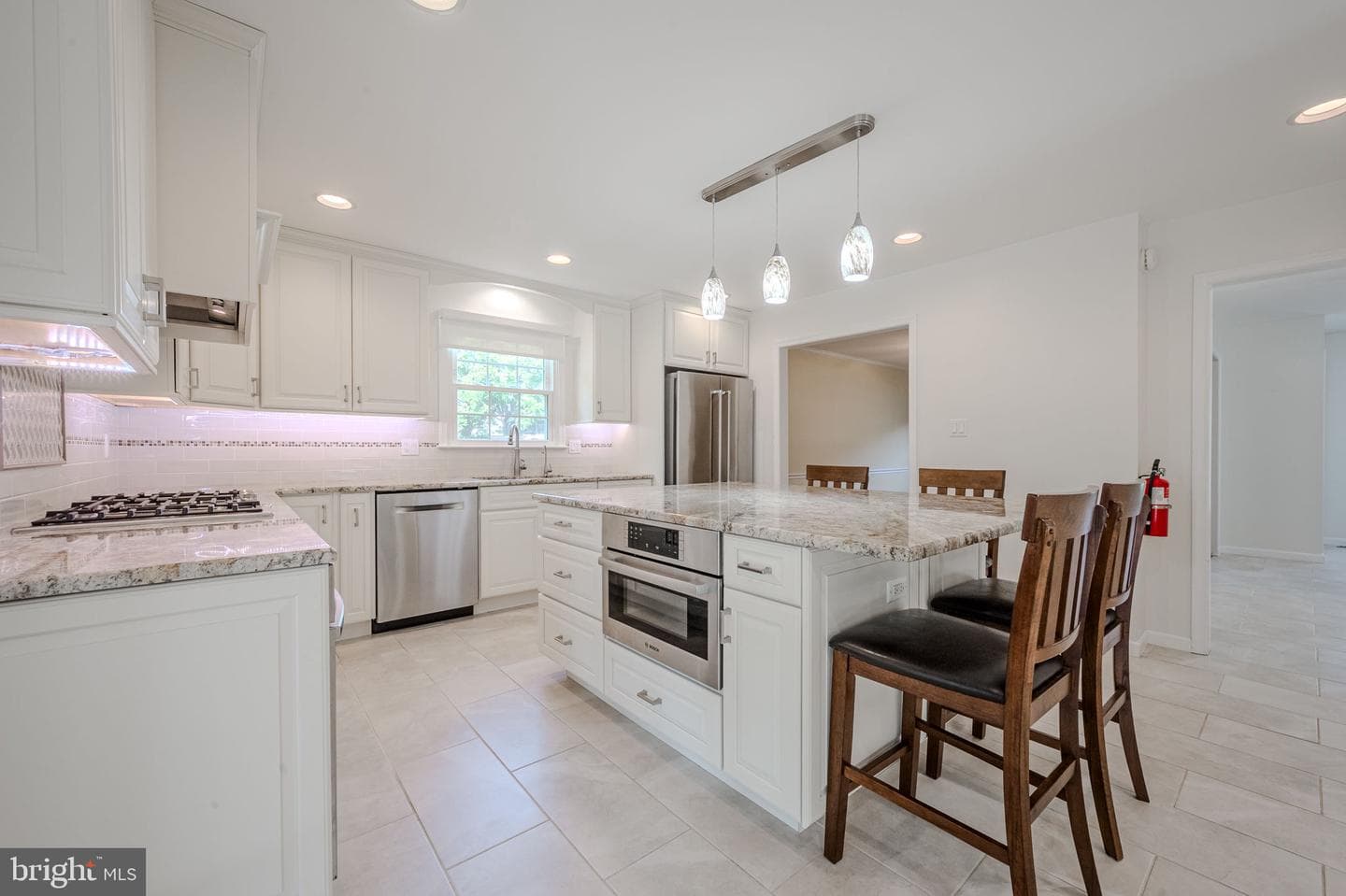 208 Atlanta Court photo 14