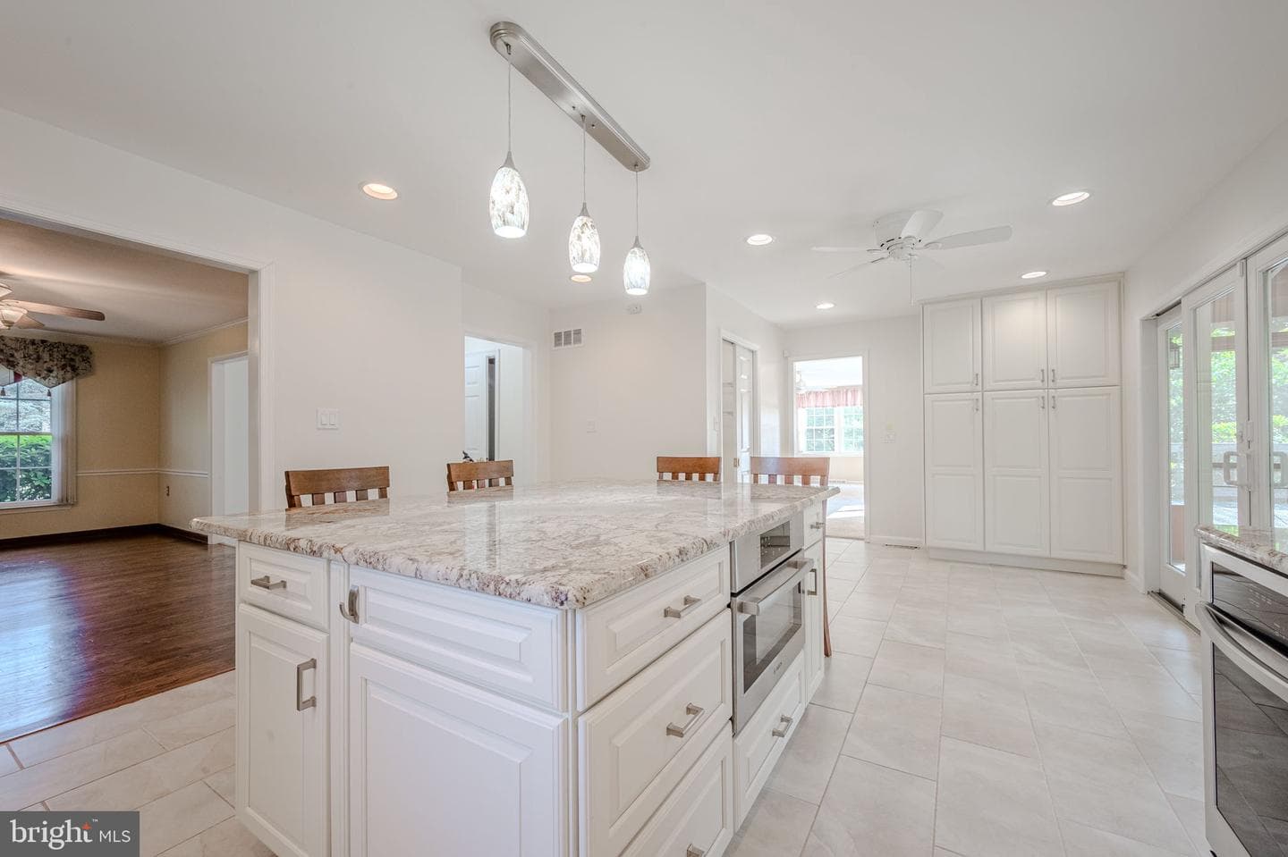 208 Atlanta Court photo 15