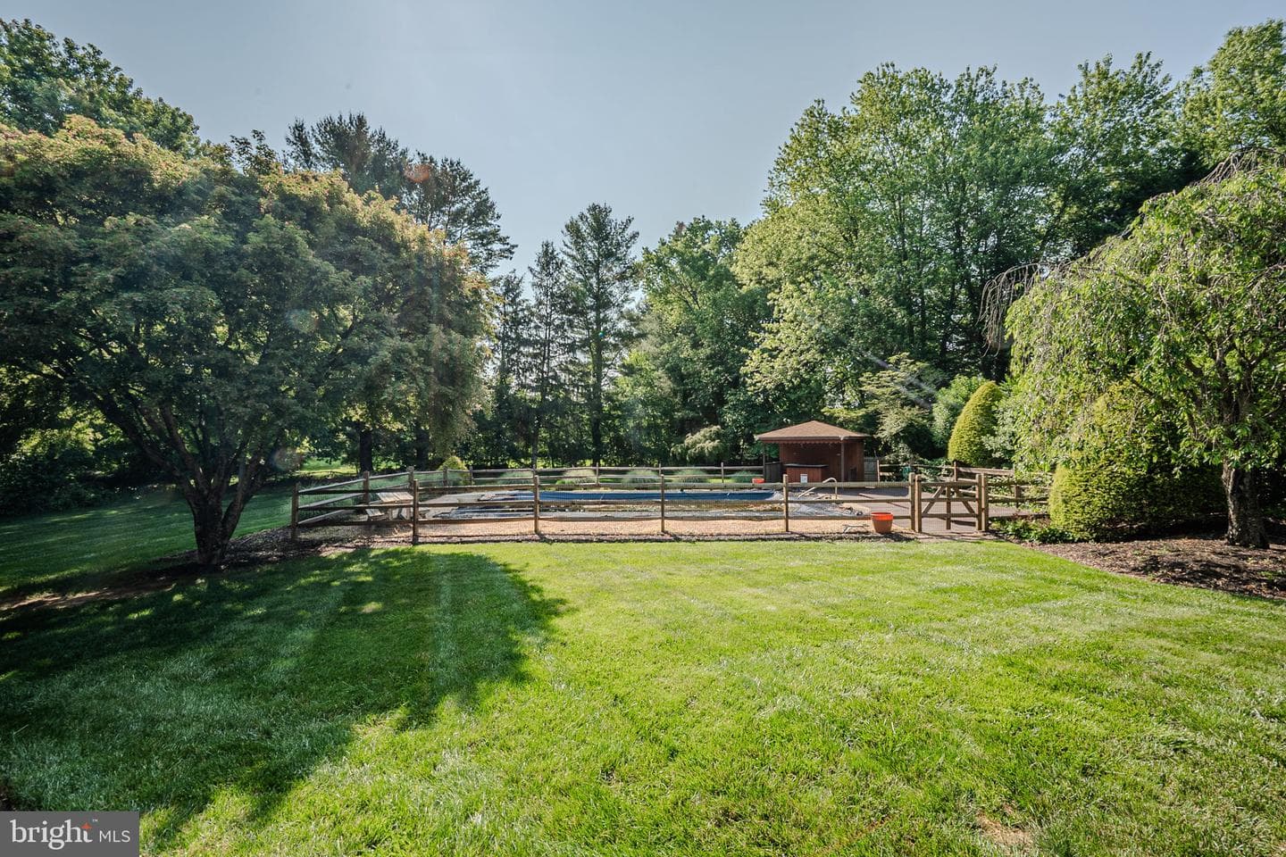 208 Atlanta Court photo 24
