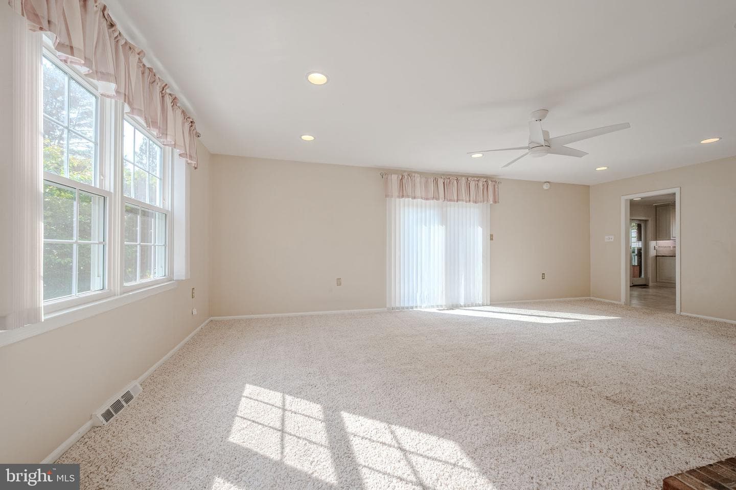 208 Atlanta Court photo 26