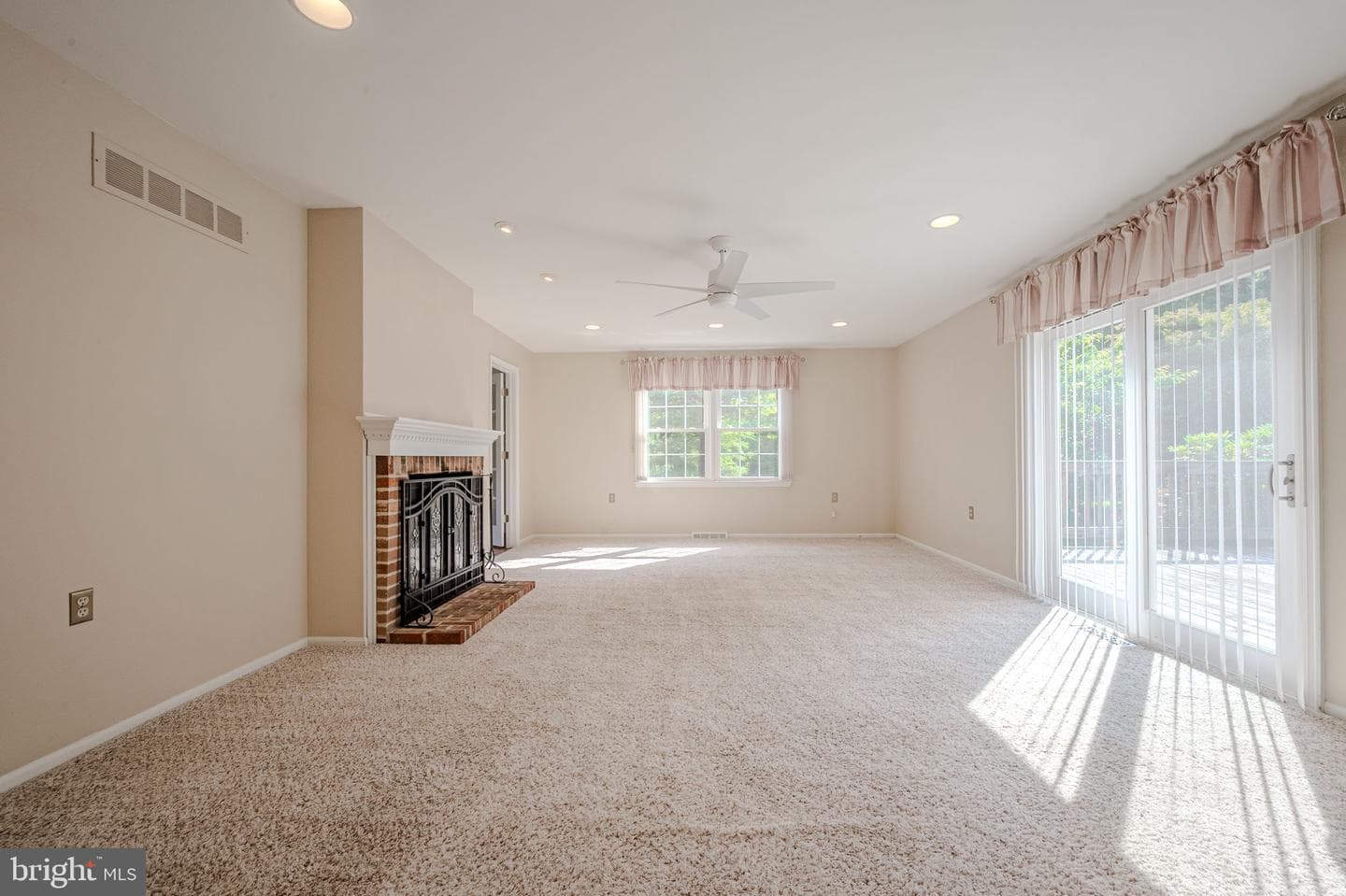 208 Atlanta Court photo 27