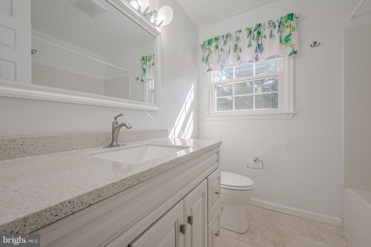 208 Atlanta Court photo 32