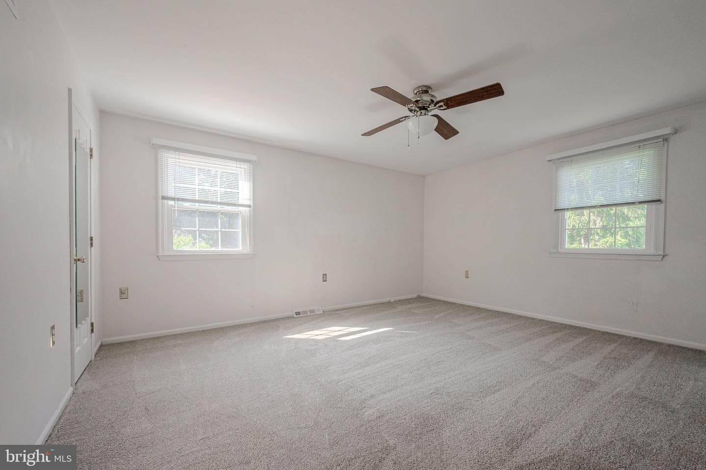 208 Atlanta Court photo 35