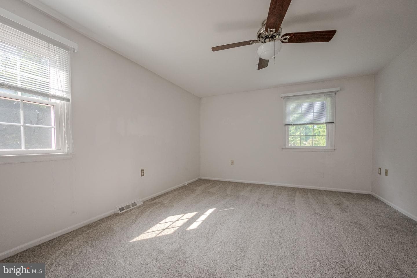 208 Atlanta Court photo 36