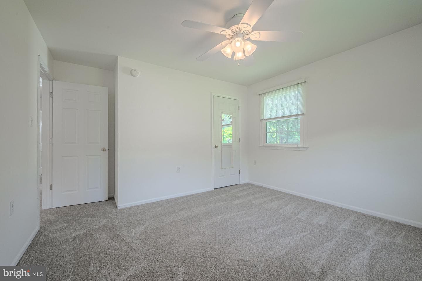 208 Atlanta Court photo 37