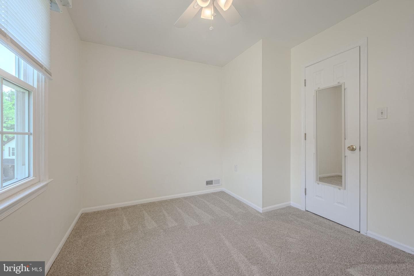 208 Atlanta Court photo 40