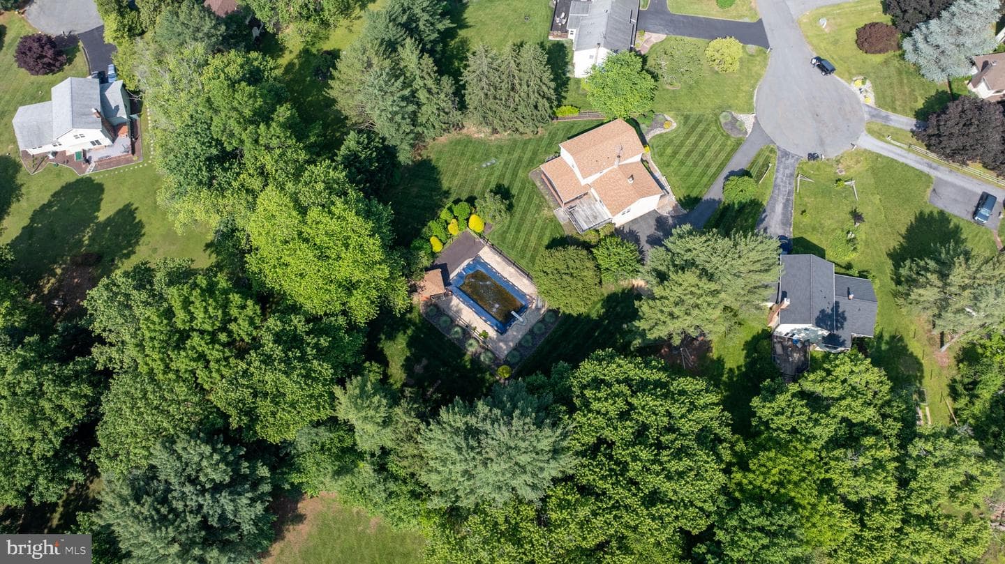 208 Atlanta Court photo 59