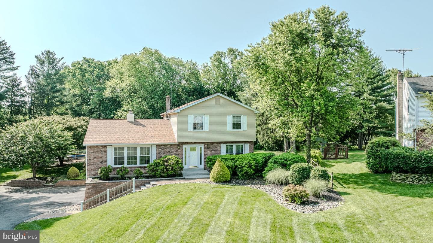 208 Atlanta Court photo 64