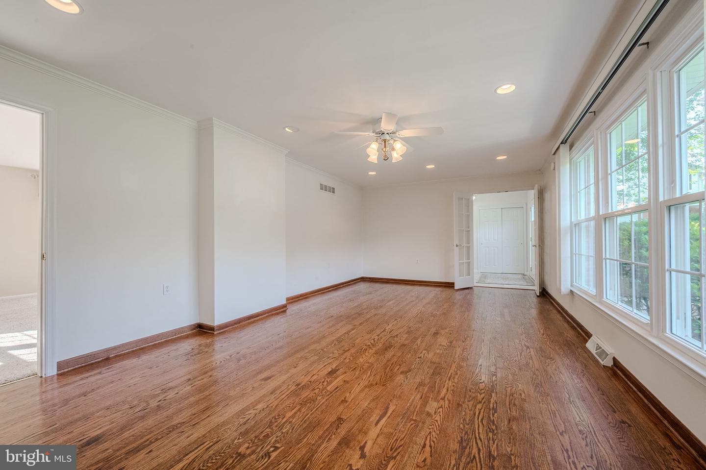 208 Atlanta Court photo 9