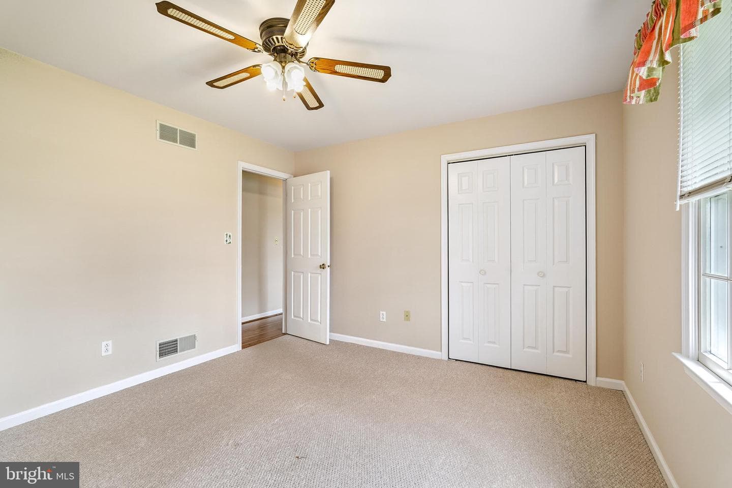 206 Newark Avenue photo 24