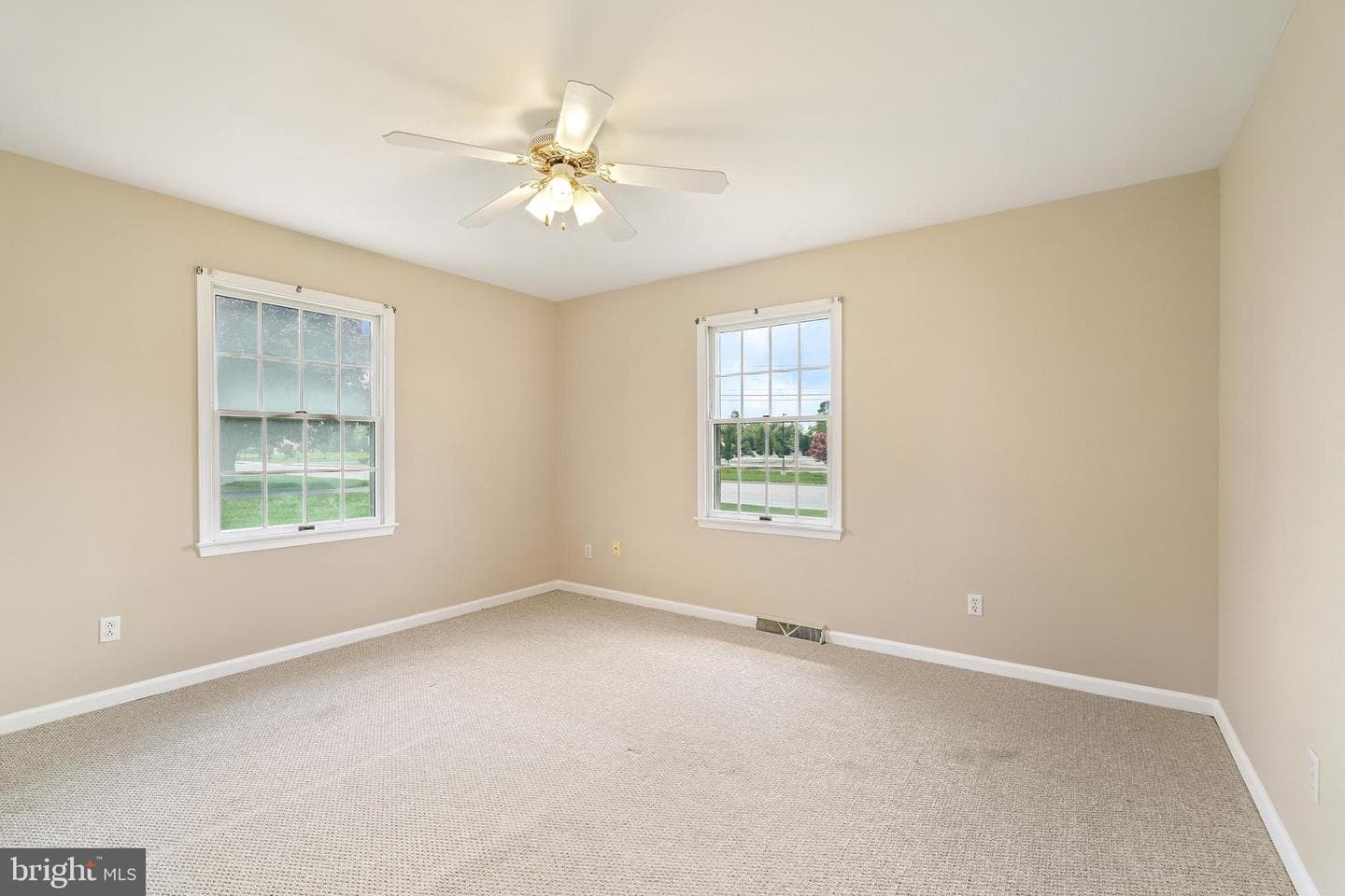 206 Newark Avenue photo 25