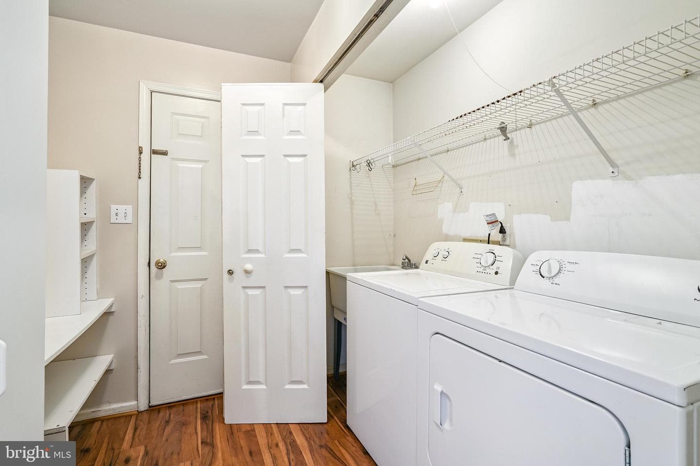 206 Newark Avenue photo 27