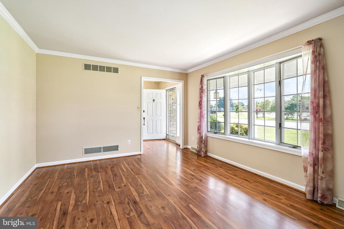 206 Newark Avenue photo 8