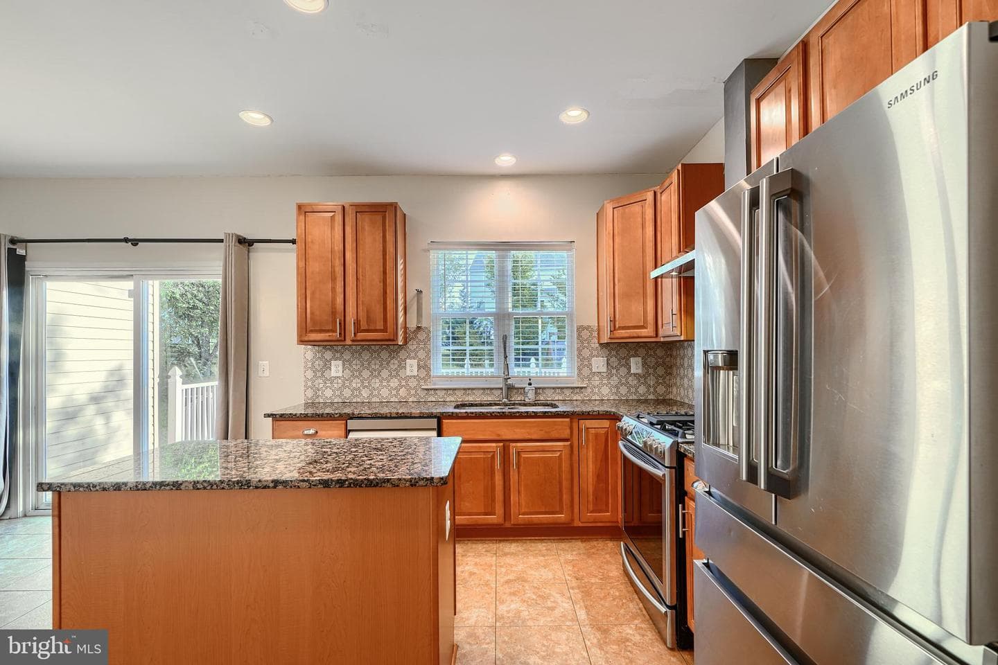 121 Flintstone Drive photo 23