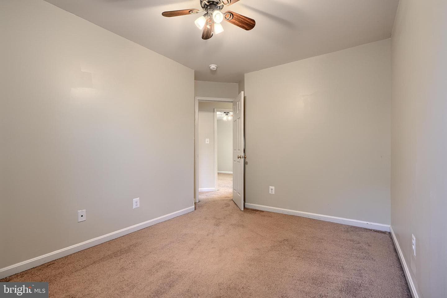 121 Flintstone Drive photo 31